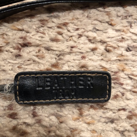 La Philipe Leather Purse - Picture 5 of 5